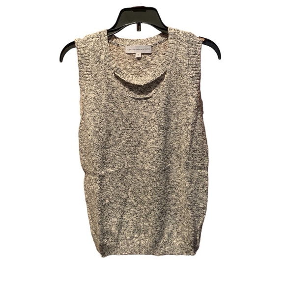 Central Park West Kids Sleeveless Sweater with Cutouts Gray size 16 NEW - Picture 1 of 7